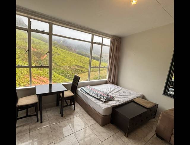 0.5 BEDROOM APARTMENT TO LET IN VREDEHOEK